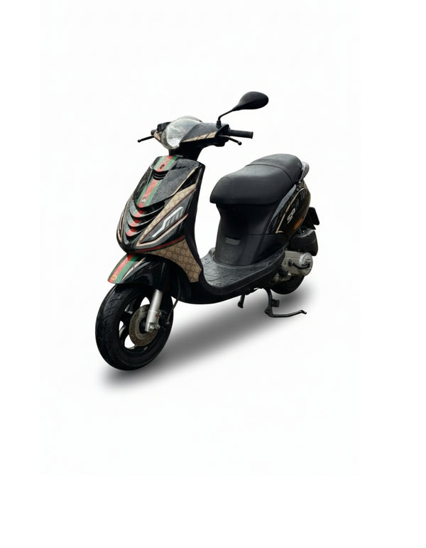 Gucci - Stickerset Piaggio Zip